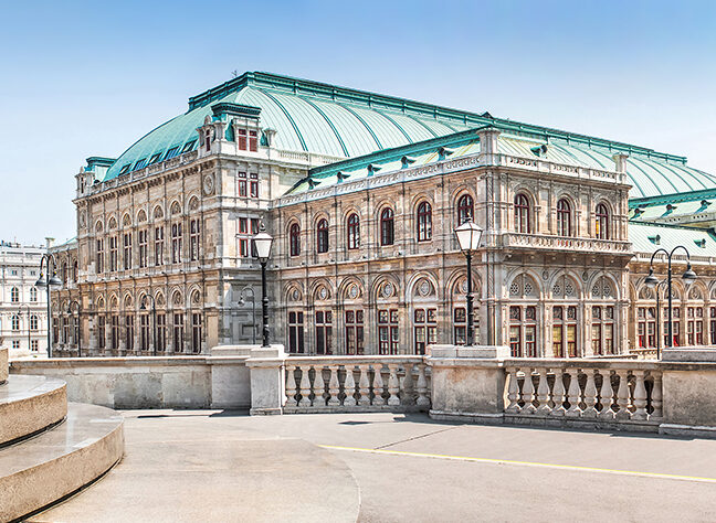 Panoramic view of Wiener Staatsoper (Vienna State Opera) in Vien Panoramic view of Wiener Staatsoper (Vienna State Opera) in Vienna, Austria